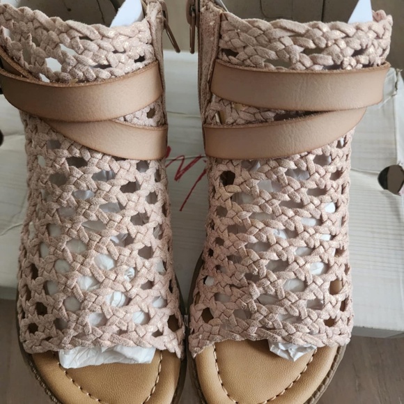 Girls New in box Sandals size 3 - Picture 5 of 8